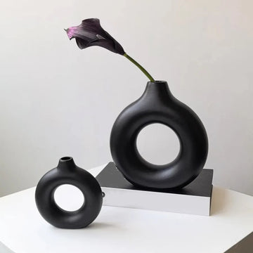 Minimalist Donut-Shaped Vase – Modern Wedding & Home Décor